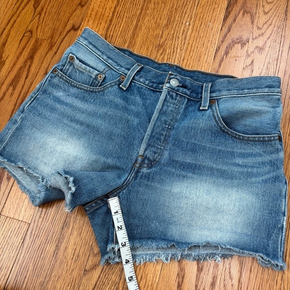 levi's 501 western cowboy high rise button fly raw hem denim blue jean shorts 28 - Picture 13 of 16